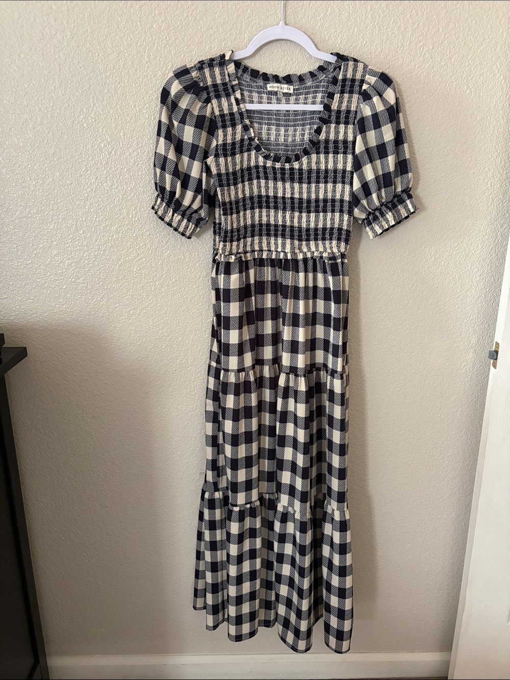 Moon River Smocked Gingham Puff Sleeve Maxi Dress - Black & Cream